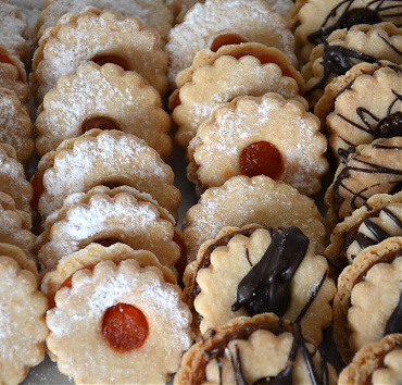 linzer - sárgabarack lekvárral - kérhető eper lekvárral, vagy +zserbós" töltelékkel